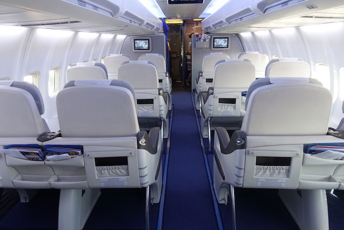 air-astana-business-class-757-1