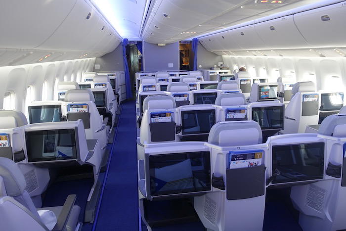 air-astana-business-class-767-2