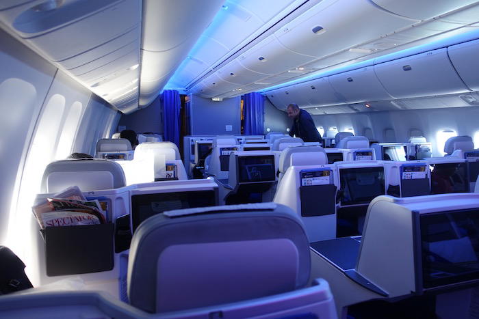 air-astana-business-class-767-66