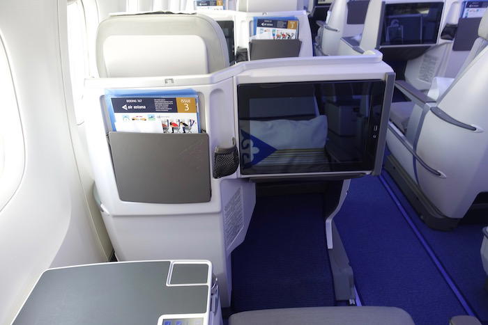 air-astana-business-class-767-7