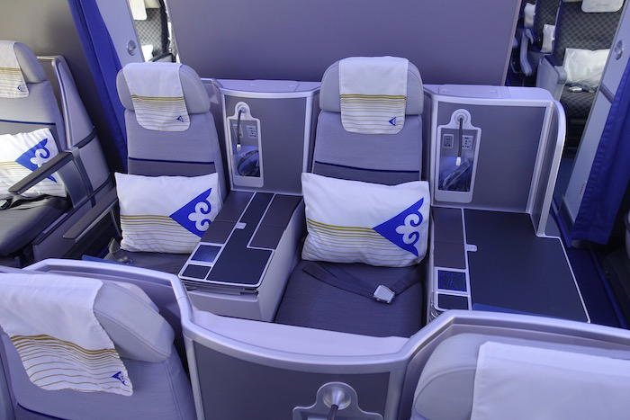 air-astana-business-class-767-8