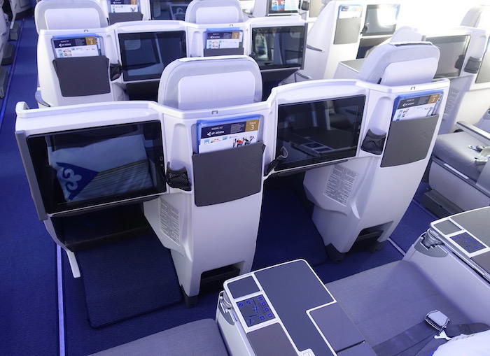 air-astana-business-class-767-9