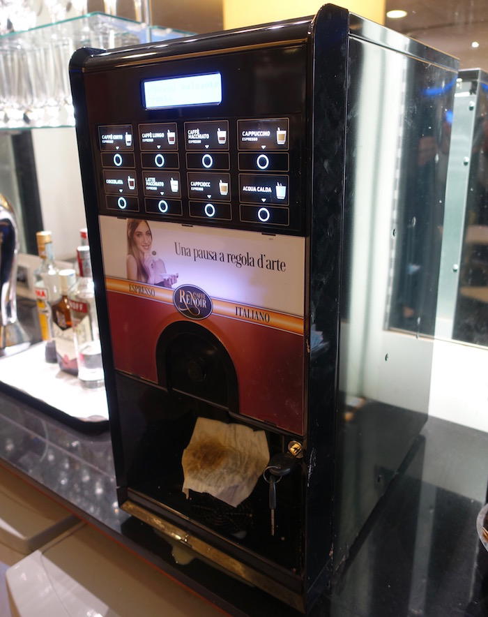 British-Airways-Lounge-Rome - 16