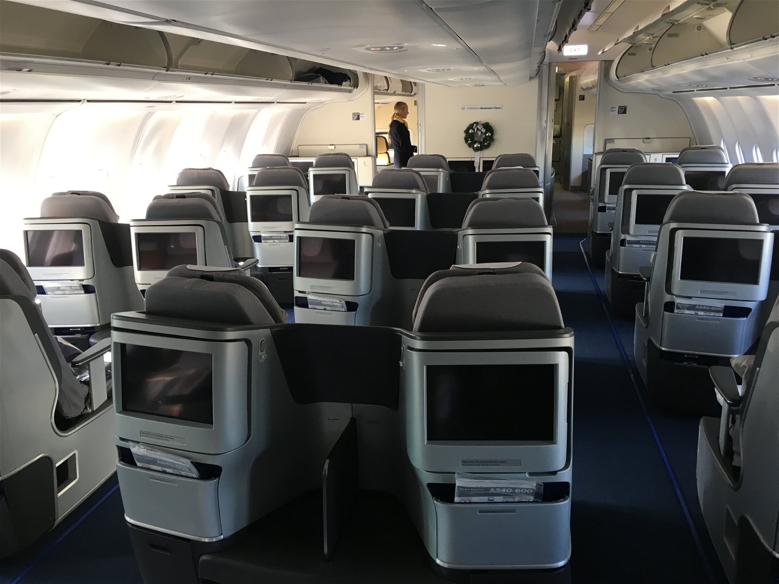 Lufthansa business class cabin 3