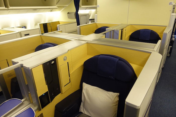 ana-first-class-777-1