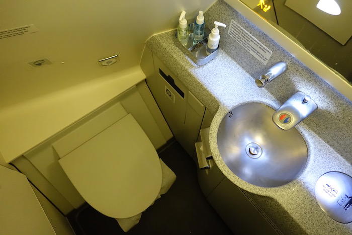 air-serbia-business-class-a330-32