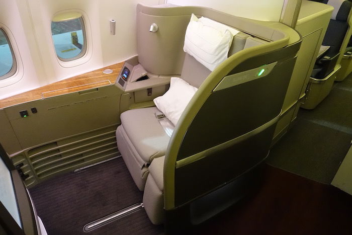 cathay-first-class-777-2