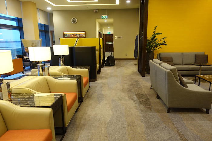 singapore-airlines-lounge-london-heathrow-10