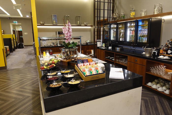 singapore-airlines-lounge-london-heathrow-16