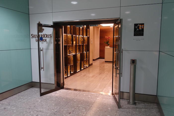 singapore-airlines-lounge-london-heathrow-3