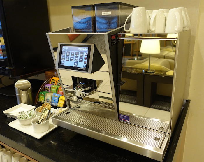 singapore-airlines-lounge-london-heathrow-31