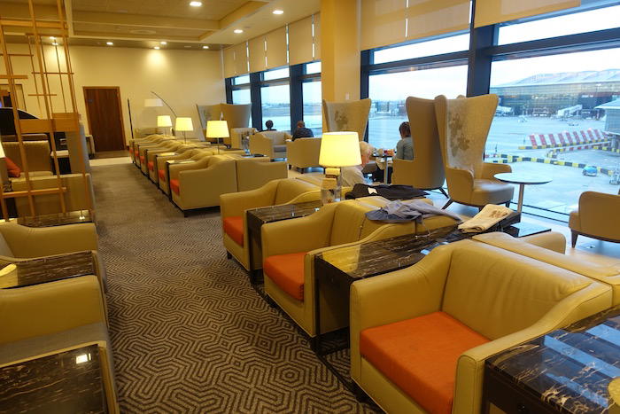singapore-airlines-lounge-london-heathrow-32