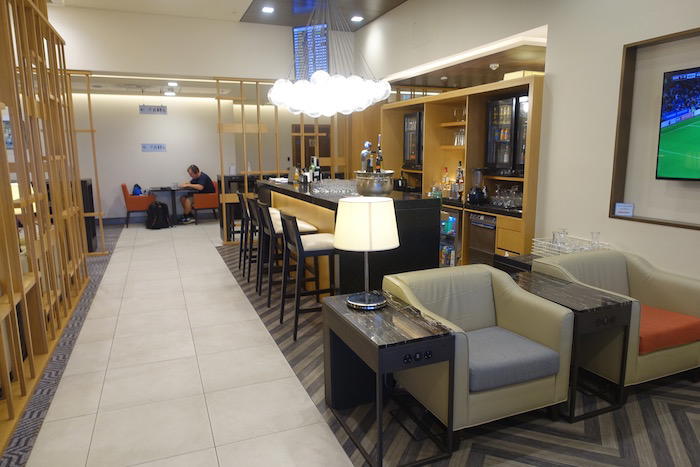 singapore-airlines-lounge-london-heathrow-34