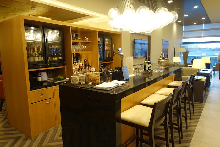 singapore-airlines-lounge-london-heathrow-35