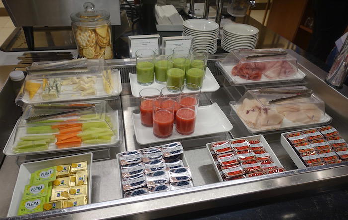 singapore-airlines-lounge-london-heathrow-45