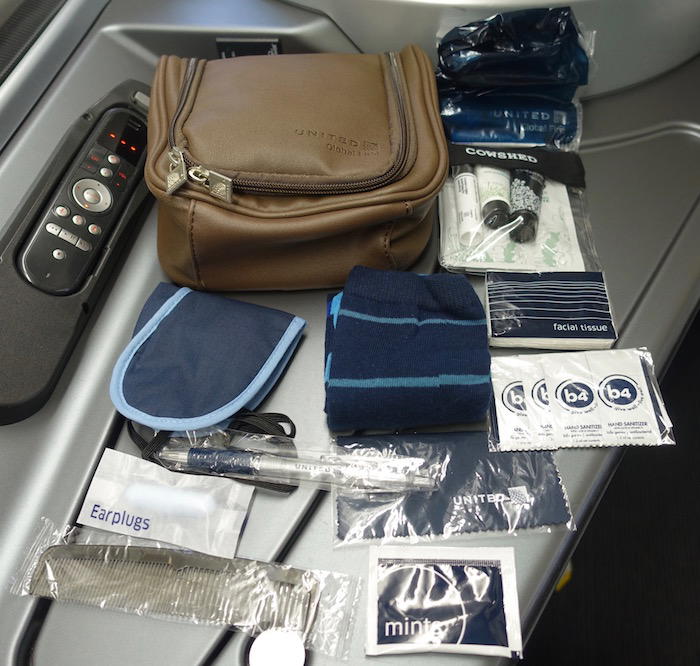 united-first-class-777-16