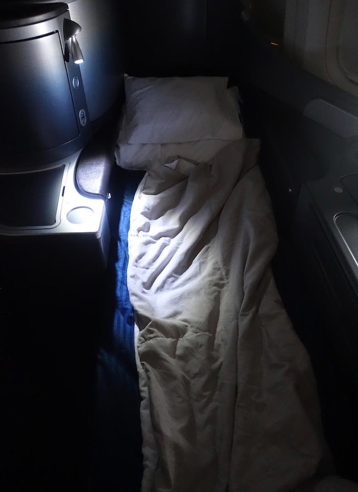 united-first-class-777-53