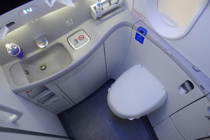 xiamen-business-class-787-23