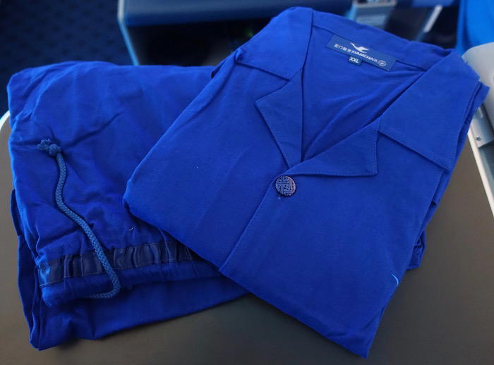 xiamen-business-class-787-37