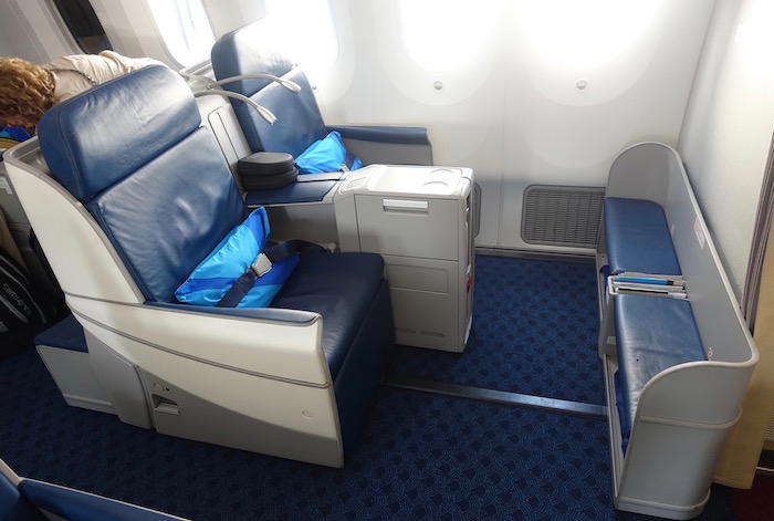 xiamen-business-class-787-4