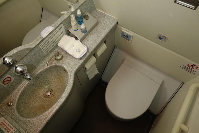 air-tahiti-nui-business-class-a340-29