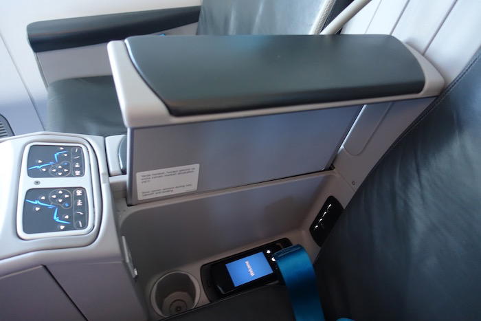 azerbaijan-airlines-business-class-787-10