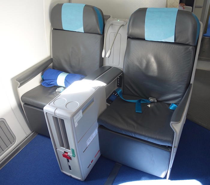 azerbaijan-airlines-business-class-787-3