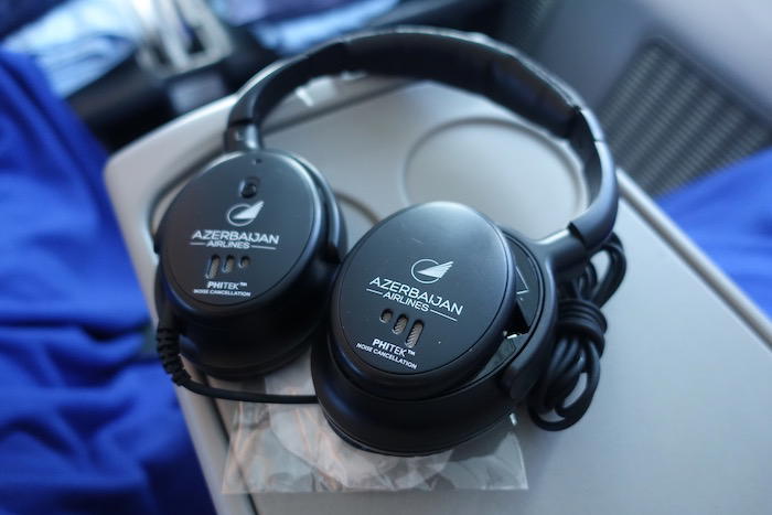azerbaijan-airlines-business-class-787-40