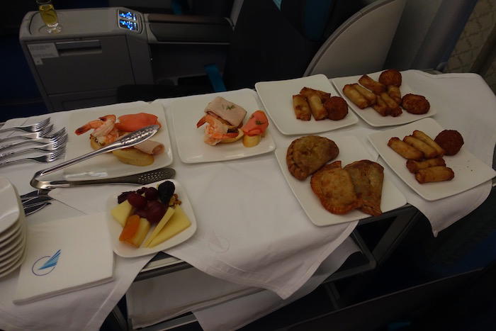 azerbaijan-airlines-business-class-787-85