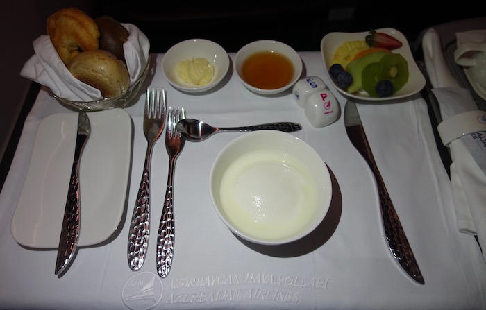 azerbaijan-airlines-business-class-787-88