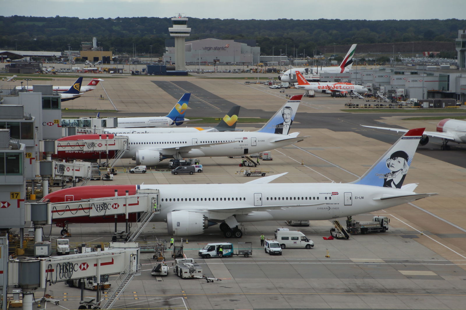 The room offers great views of Norwegian's beautiful 787s!