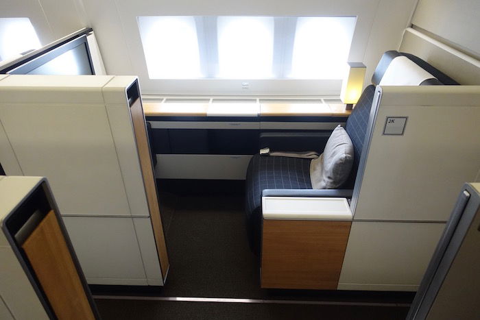 swiss-first-class-777-4