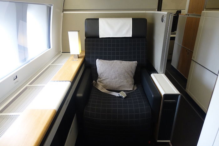 swiss-first-class-777-5