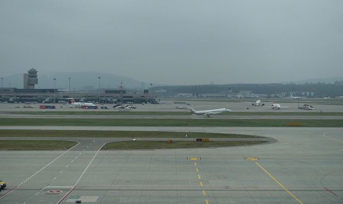 swiss-first-class-lounge-bedroom-zurich-3