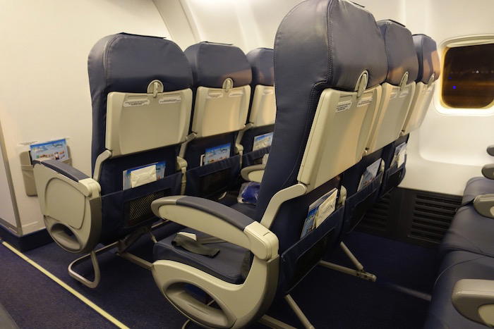 ukraine-international-business-class-737-4