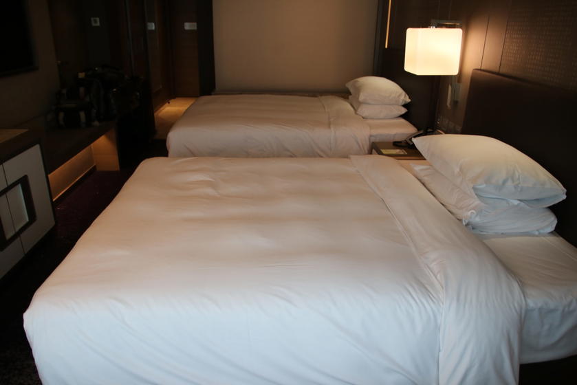 Royal Plaza beds 5