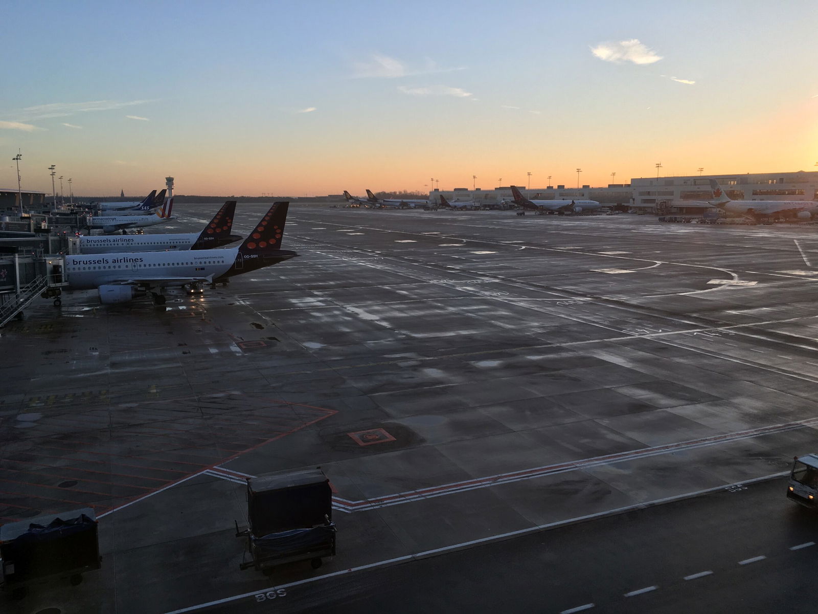 Brussels Airport is usually great for connecting.