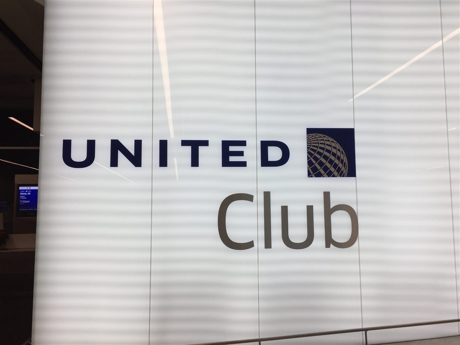 United Club LAX entrance
