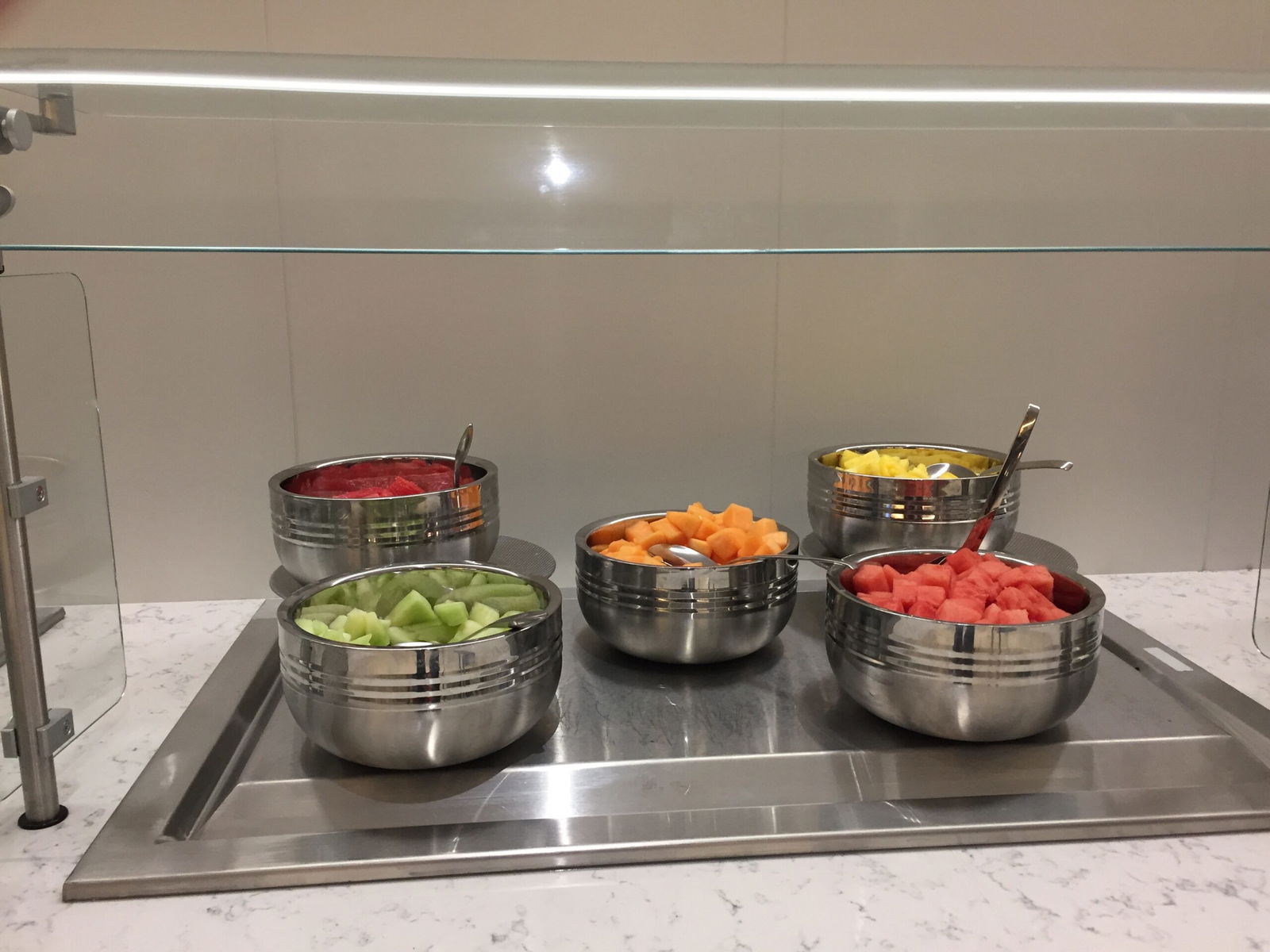 United Club LAX food display