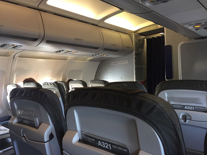 lufthansa-business-class-a320-14