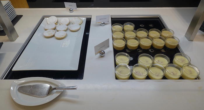 lufthansa-lounge-london-heathrow-17