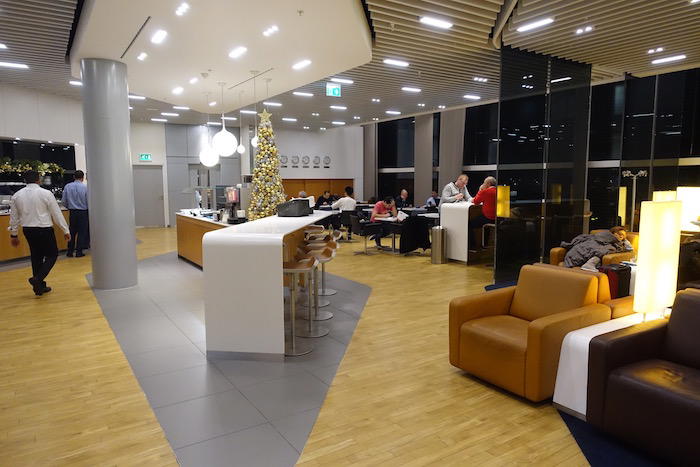 lufthansa-lounge-london-heathrow-33