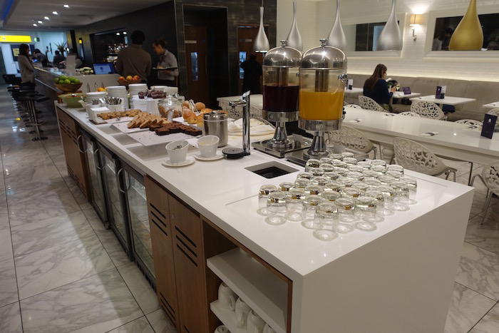 no1-lounge-heathrow-terminal-3-24