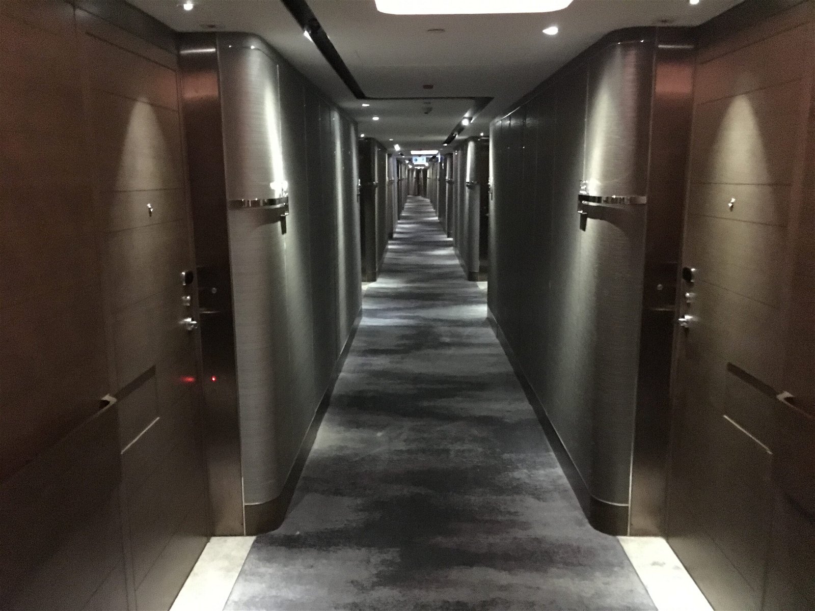 Roal Plaza Hotel corridors 2