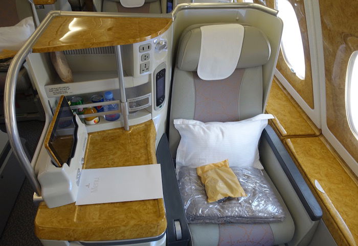 emirates-business-class-a380-4