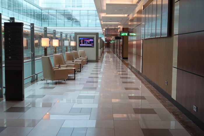 emirates-business-class-lounge-dubai-12