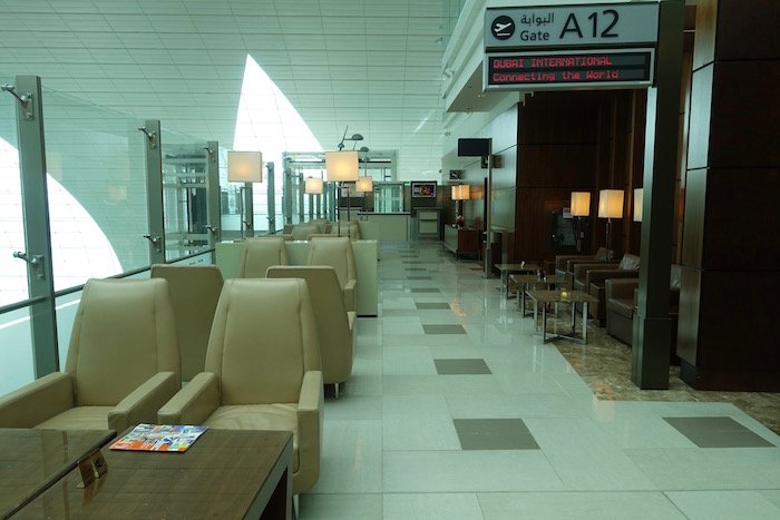 emirates-business-class-lounge-dubai-16
