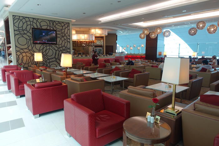 emirates-business-class-lounge-dubai-19
