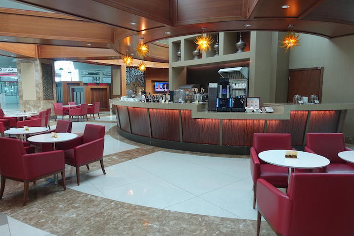 emirates-business-class-lounge-dubai-24
