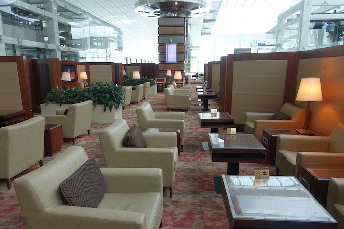 emirates-business-class-lounge-dubai-26